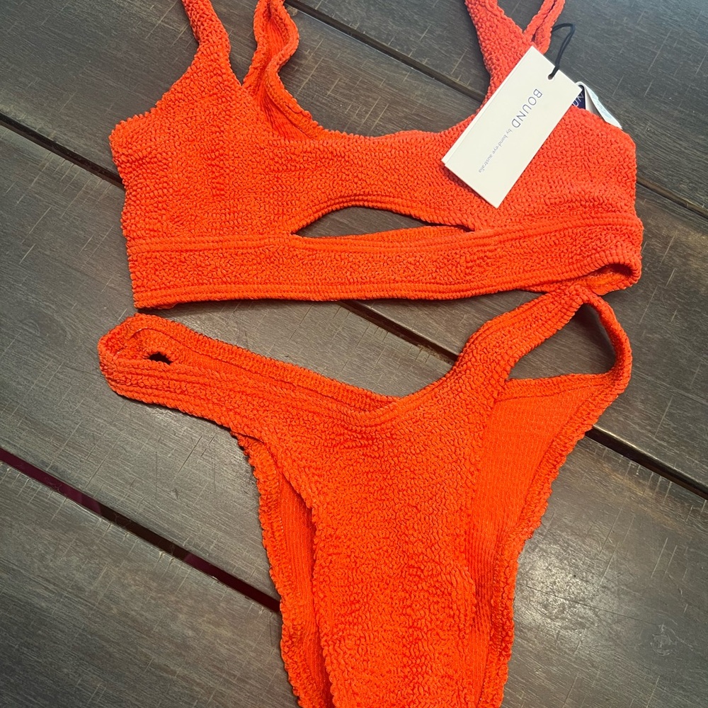 Nwt Bond-Eye el Tigre Textured cut out bikini -2 pieces OS
